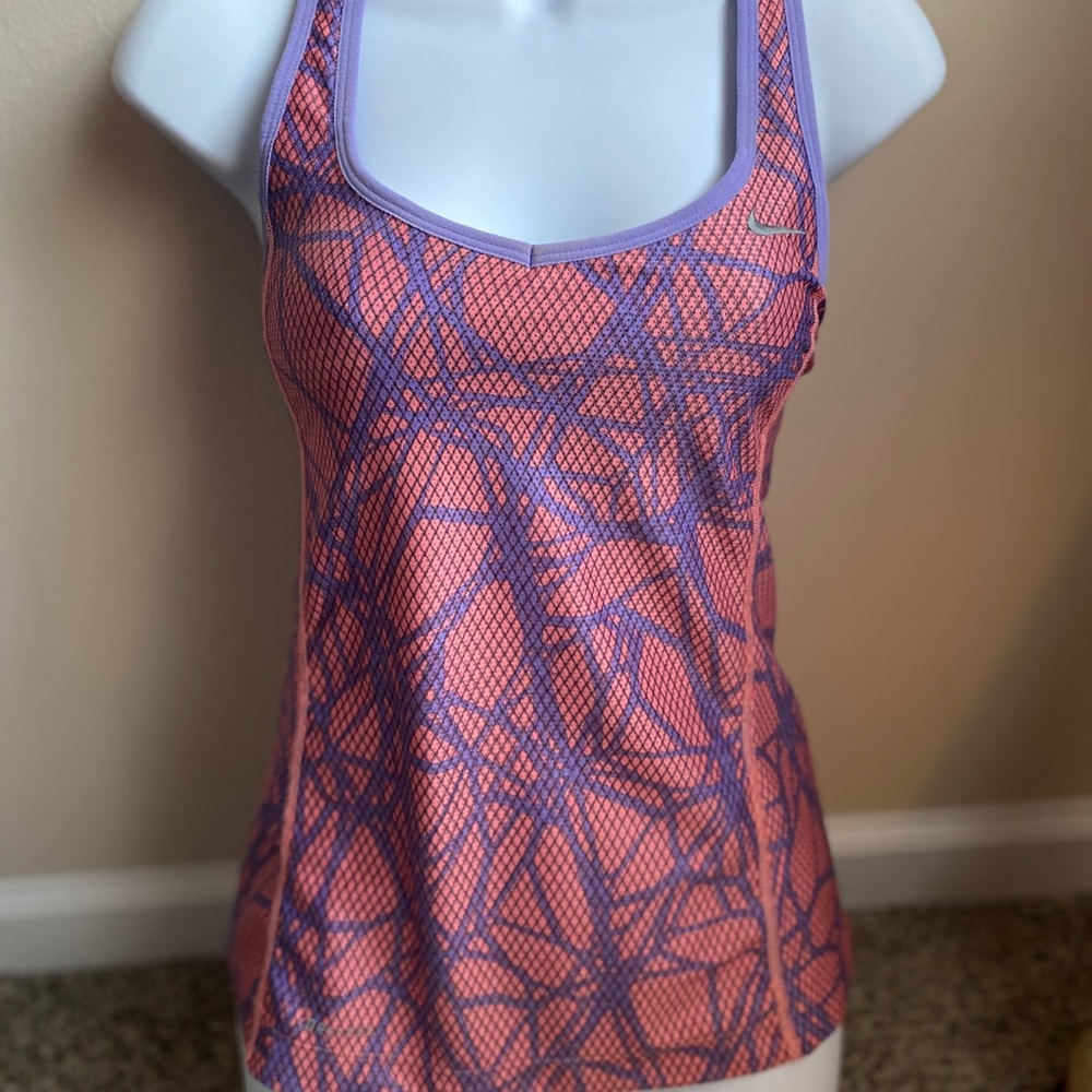 Nike dri -fit top